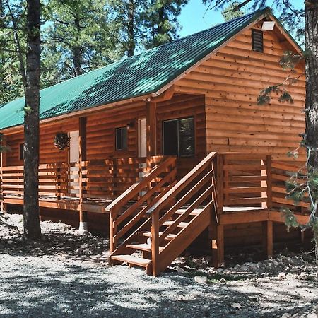 Pinewoods Resort And Rv Park Duck Creek Village Exterior foto
